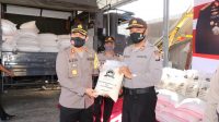 Sambut Hari Bhayangkara Polres Ponorogo Distribusikan Beras Untuk Masyarakat Terdampak Covid – 19