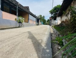 Pelaksanaan Pembangunan Jalan Pavingisasi Dukuh Krajan Desa Paringan 100 % Rampung di Kerajakan