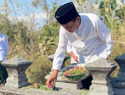 Ziarah Malam Eyang Pronoijoyo, Bentuk Penghormatan Cikal Bakal Desa Paringan Jelang Jumenengan Kantor Desa Baru